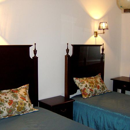 Hotel Casa Santa Catarina Penha Garcia Habitación foto