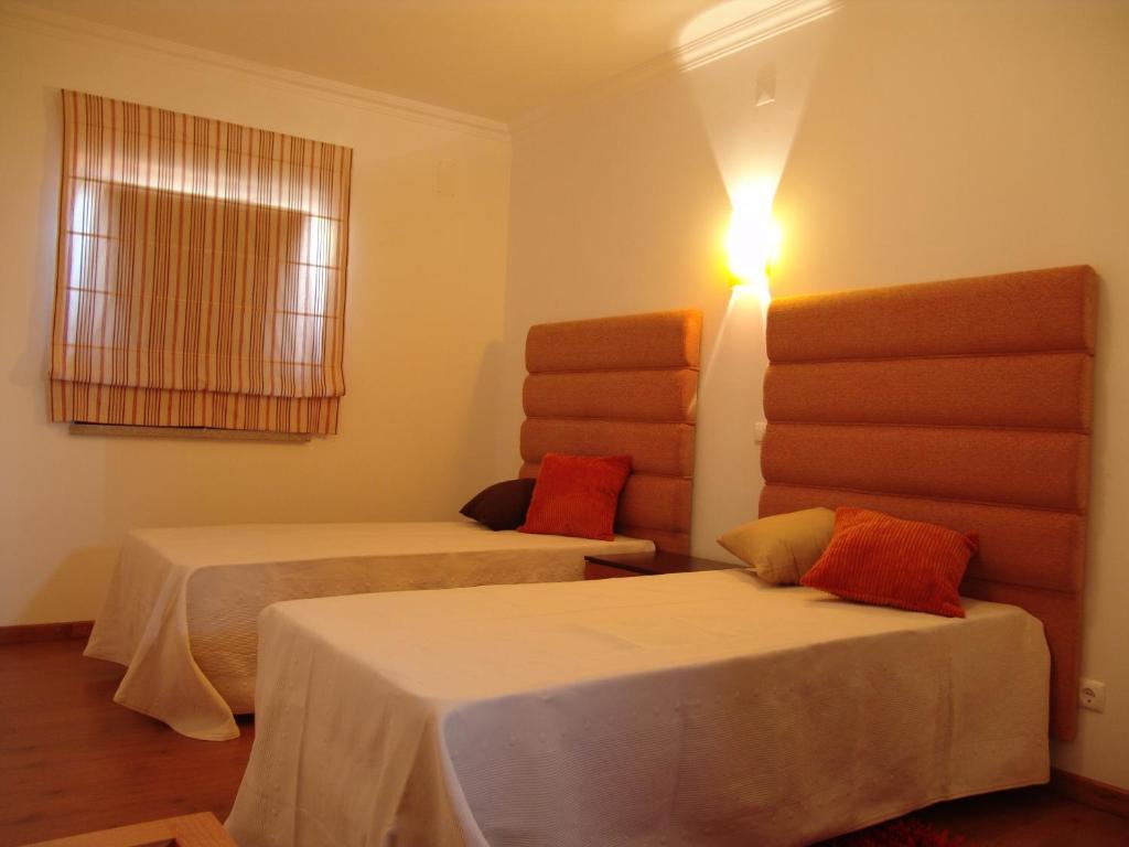 Hotel Casa Santa Catarina Penha Garcia Habitación foto